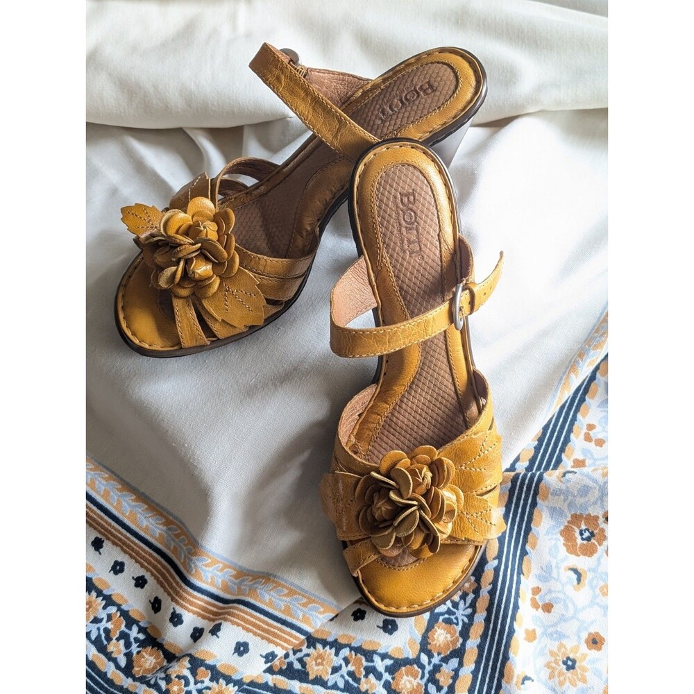 Born Manona Mustard Yellow Leather Flower Slip-on Platform Comfort Sandal Size 9